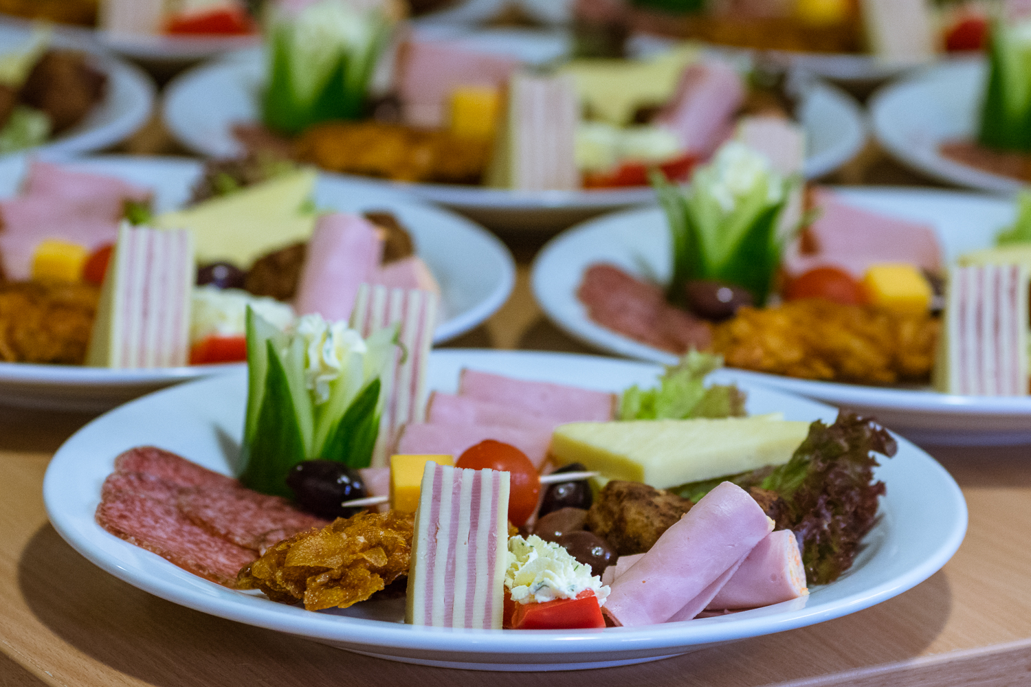 Catering Crystals Of London Events Planner Restaurant Romanesc